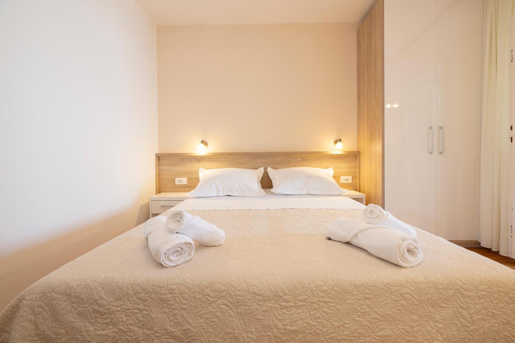 Apartmans Lale Brela Exteriör bild
