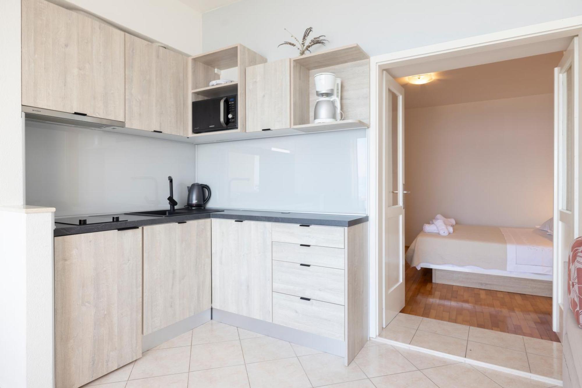 Apartmans Lale Brela Exteriör bild