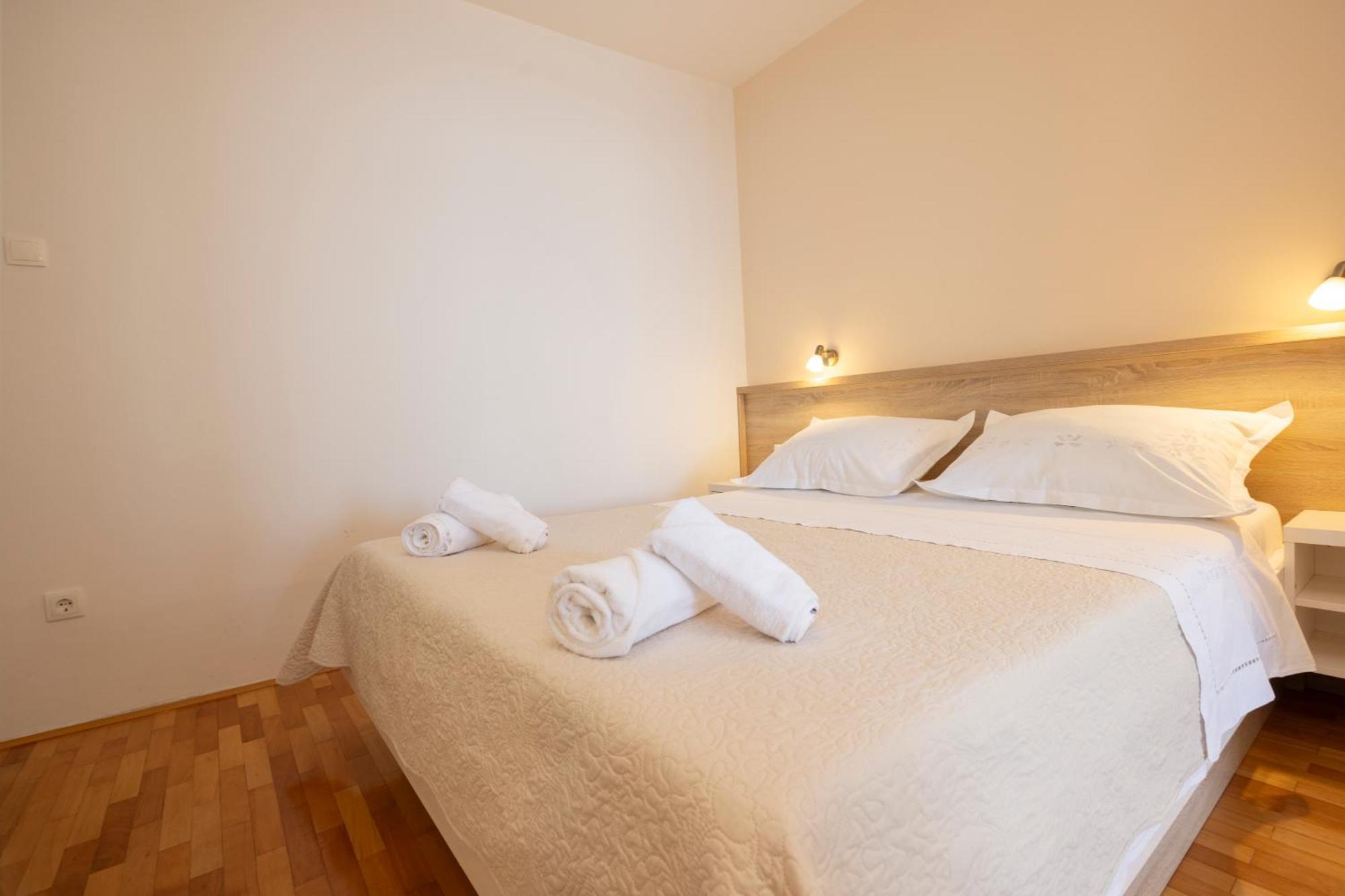 Apartmans Lale Brela Exteriör bild